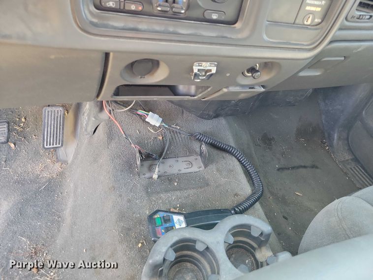 image for item DZ6661 2003 Chevrolet  Silverado 1500 Ext. Cab pickup truck