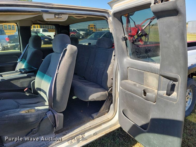 image for item DZ6661 2003 Chevrolet  Silverado 1500 Ext. Cab pickup truck