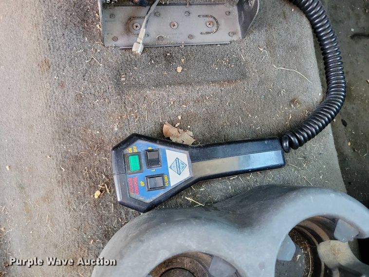 image for item DZ6661 2003 Chevrolet  Silverado 1500 Ext. Cab pickup truck