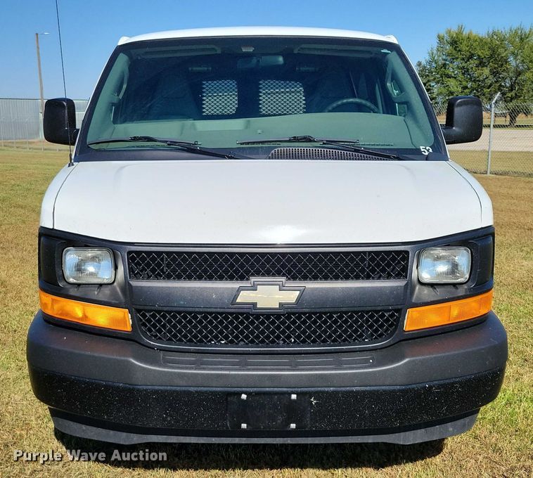 image for item DZ6662 2017 Chevrolet  Express van