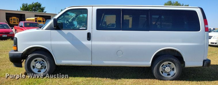 image for item DZ6662 2017 Chevrolet  Express van