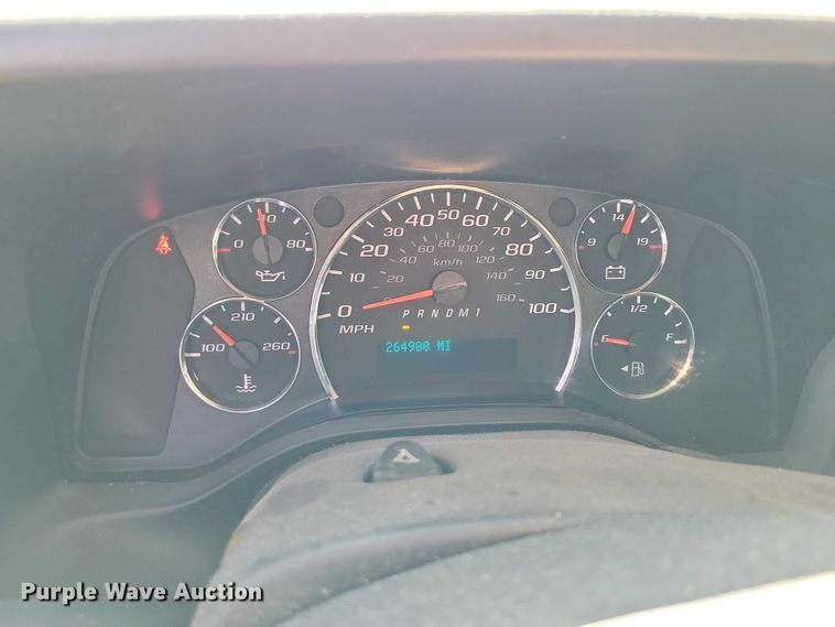 image for item DZ6662 2017 Chevrolet  Express van