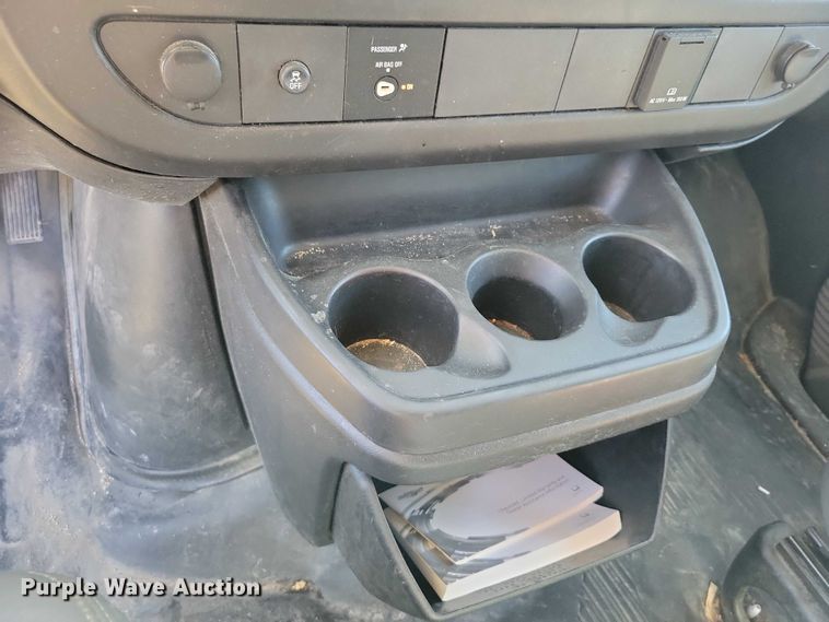 image for item DZ6662 2017 Chevrolet  Express van