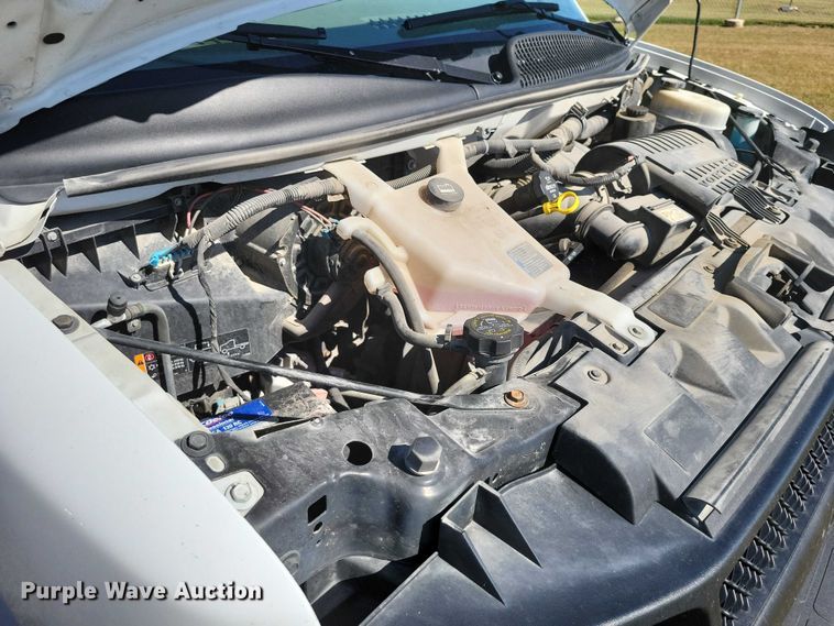 image for item DZ6662 2017 Chevrolet  Express van