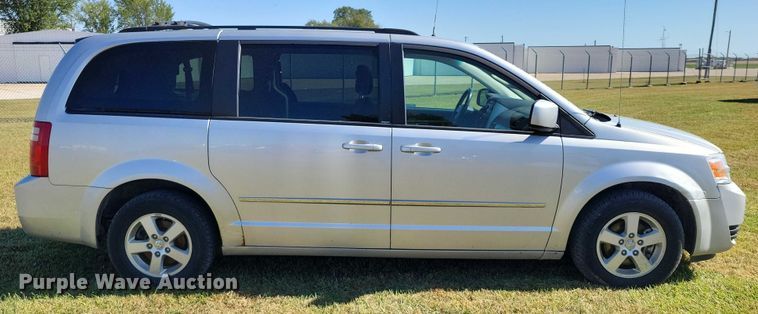 image for item DZ6663 2010 Dodge Grand Caravan  van