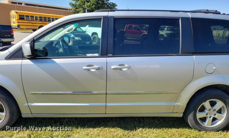 image for item DZ6663 2010 Dodge Grand Caravan  van