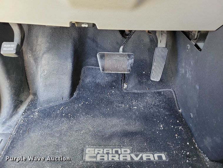 image for item DZ6663 2010 Dodge Grand Caravan  van