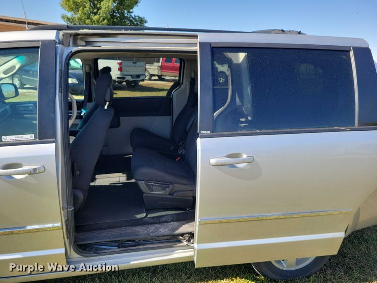 image for item DZ6663 2010 Dodge Grand Caravan  van