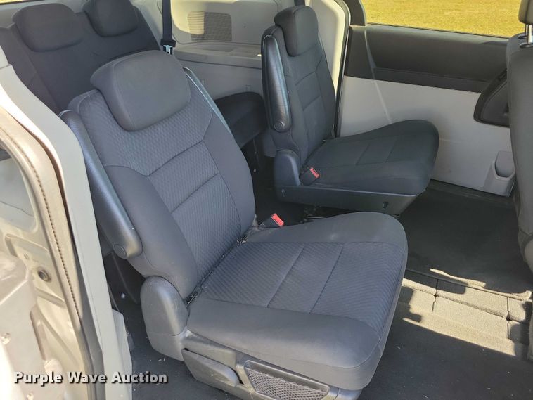 image for item DZ6663 2010 Dodge Grand Caravan  van