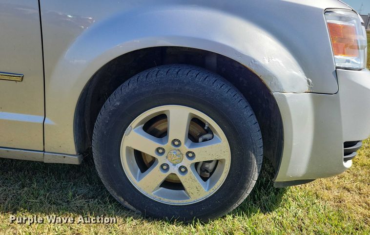 image for item DZ6663 2010 Dodge Grand Caravan  van