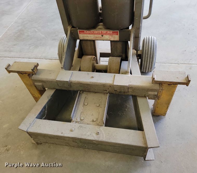 image for item DZ6677 Napa automotive lift