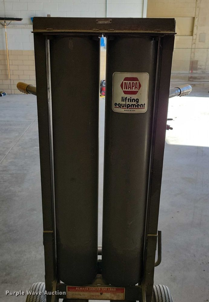image for item DZ6677 Napa automotive lift