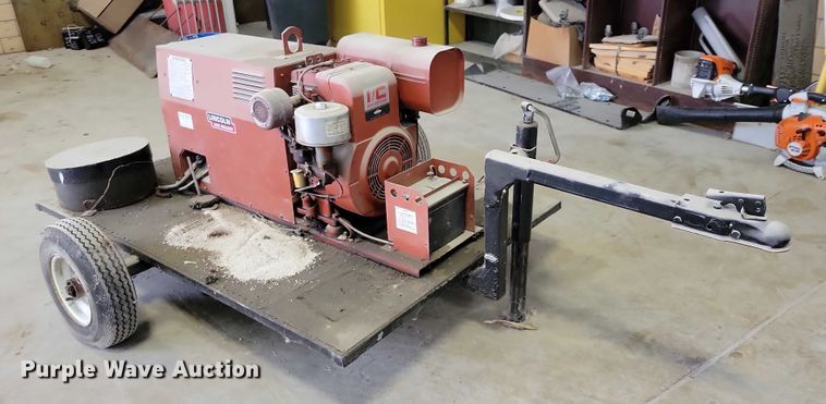 image for item DZ6678 Lincoln welder/generator