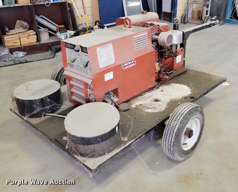 image for item DZ6678 Lincoln welder/generator