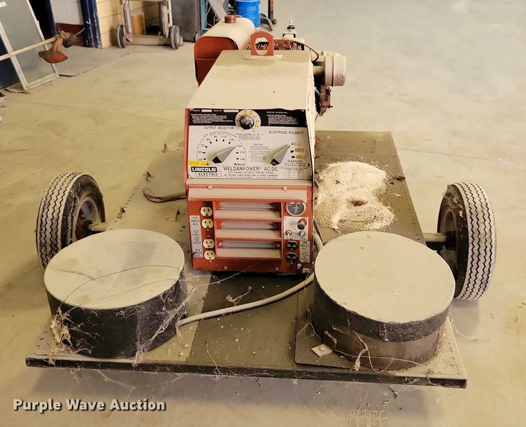 image for item DZ6678 Lincoln welder/generator