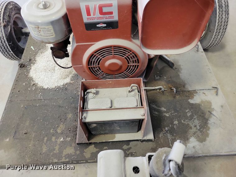 image for item DZ6678 Lincoln welder/generator