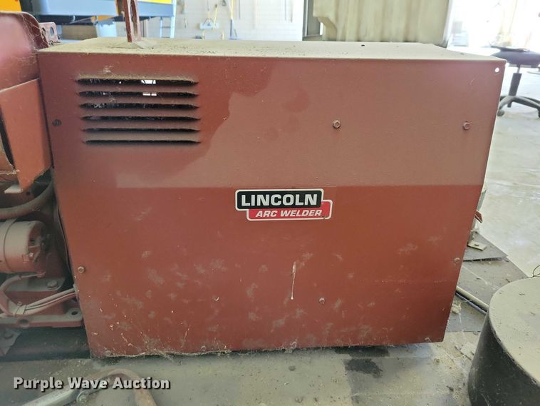 image for item DZ6678 Lincoln welder/generator