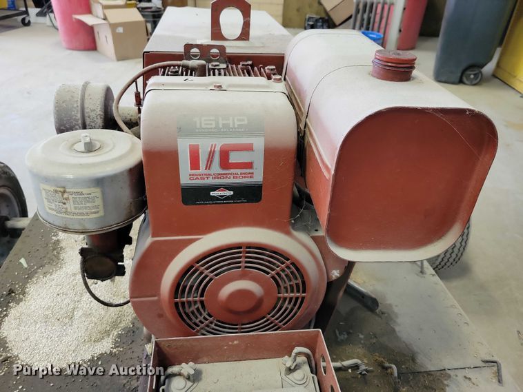 image for item DZ6678 Lincoln welder/generator