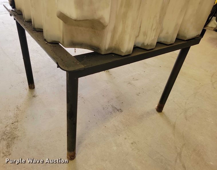 image for item DZ6679 Poly tank