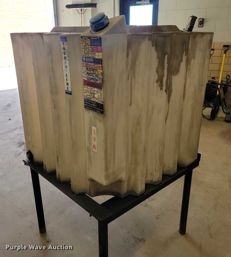 image for item DZ6679 Poly tank