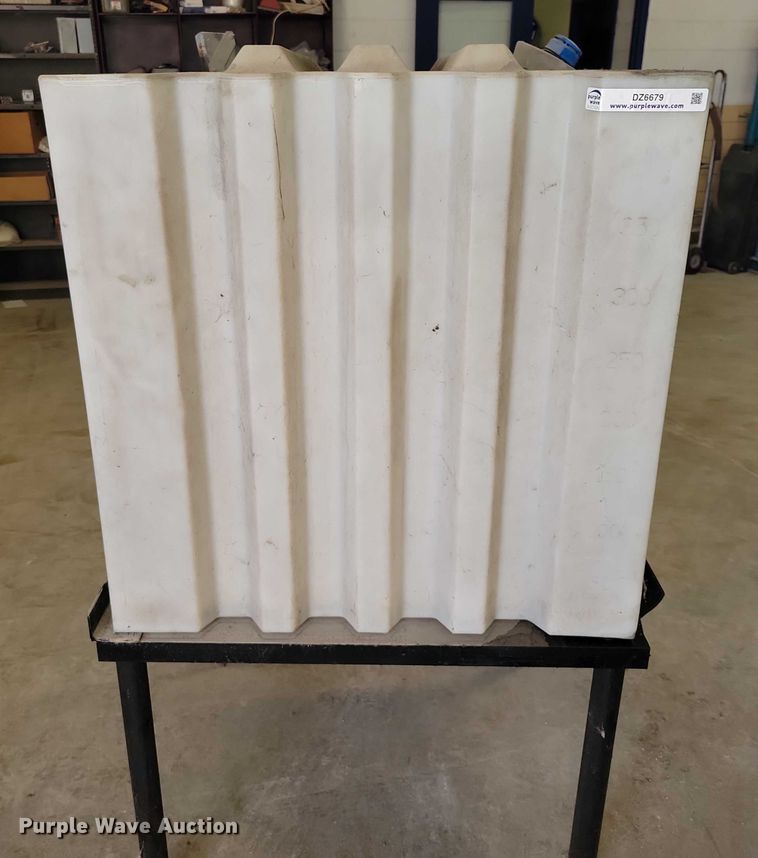 image for item DZ6679 Poly tank
