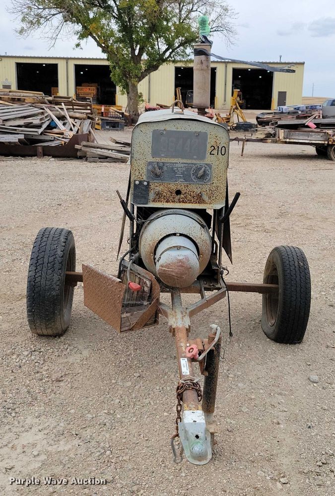 image for item DZ6711 Lincoln welder