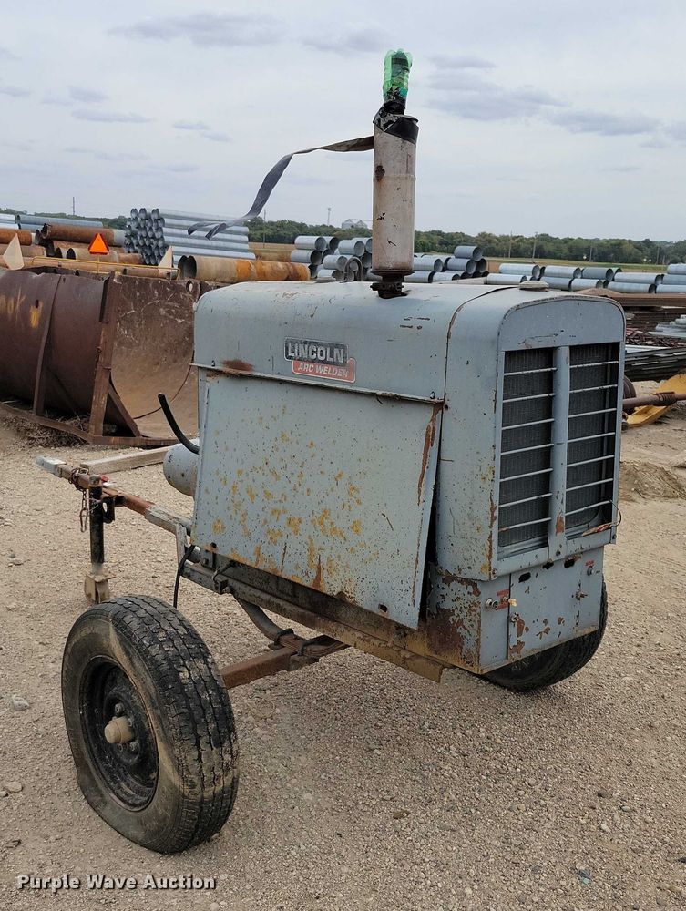 image for item DZ6711 Lincoln welder