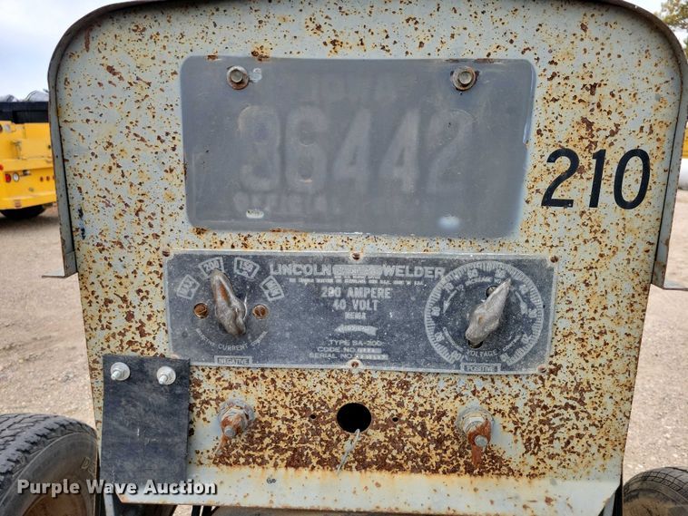 image for item DZ6711 Lincoln welder