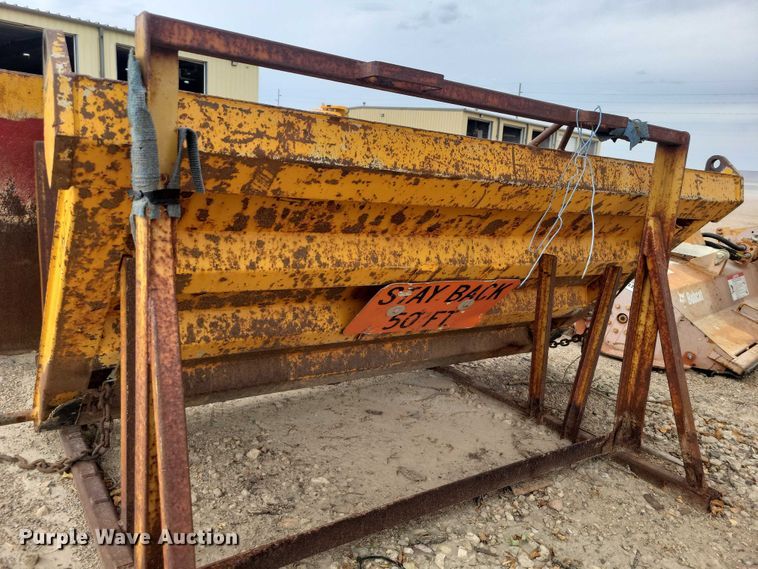 image for item DZ6713 Henderson XD X 15 X 36 dump bed