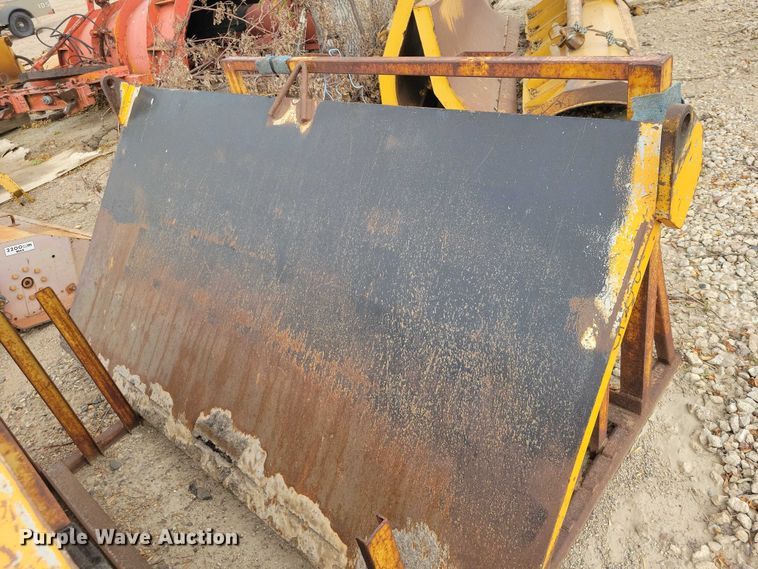 image for item DZ6713 Henderson XD X 15 X 36 dump bed