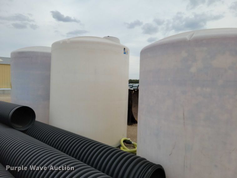 image for item DZ6719 (3) poly tanks