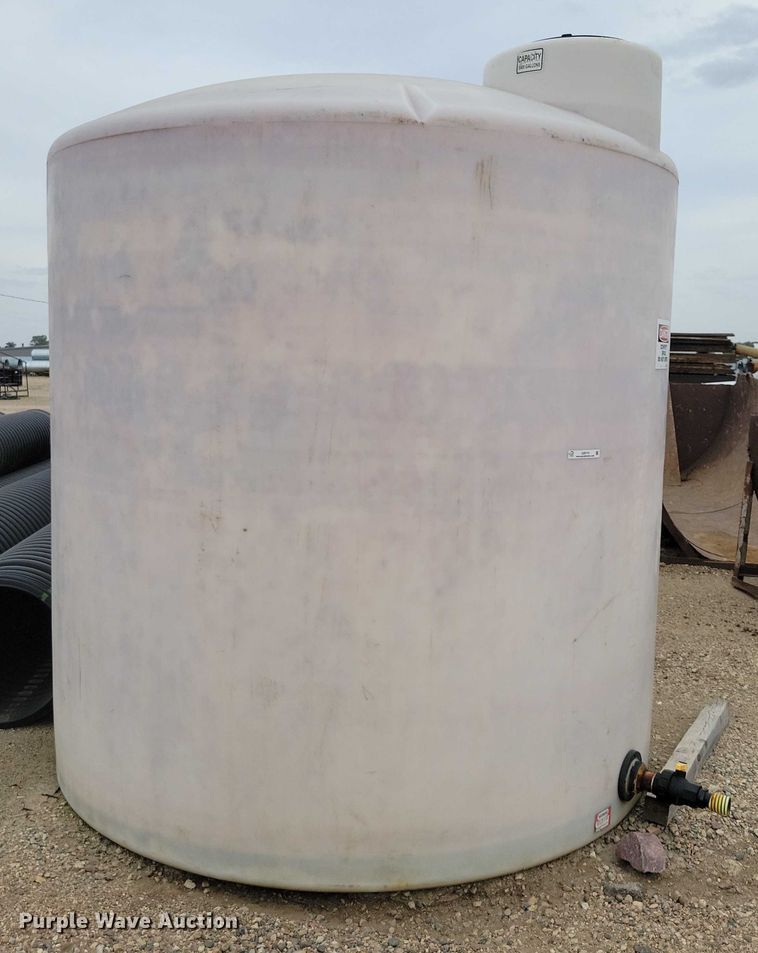 image for item DZ6719 (3) poly tanks