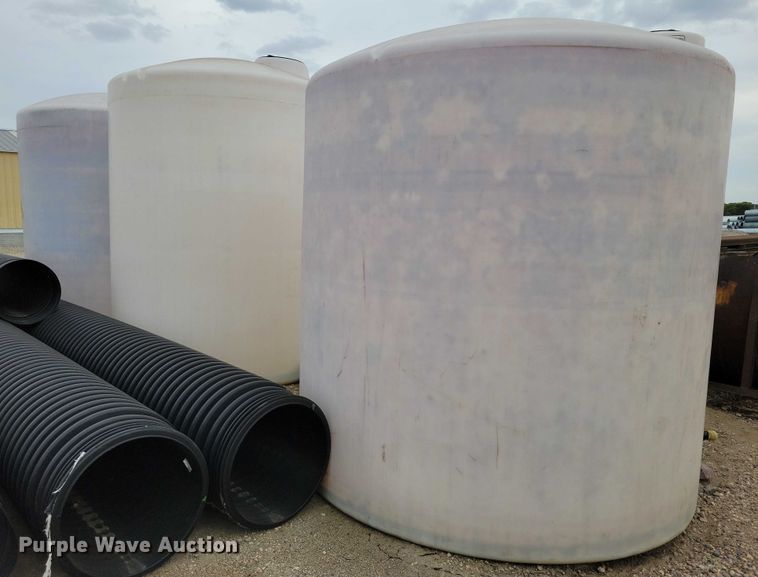 image for item DZ6719 (3) poly tanks