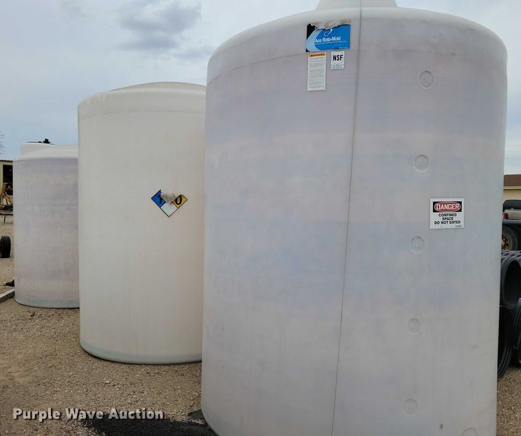 image for item DZ6719 (3) poly tanks