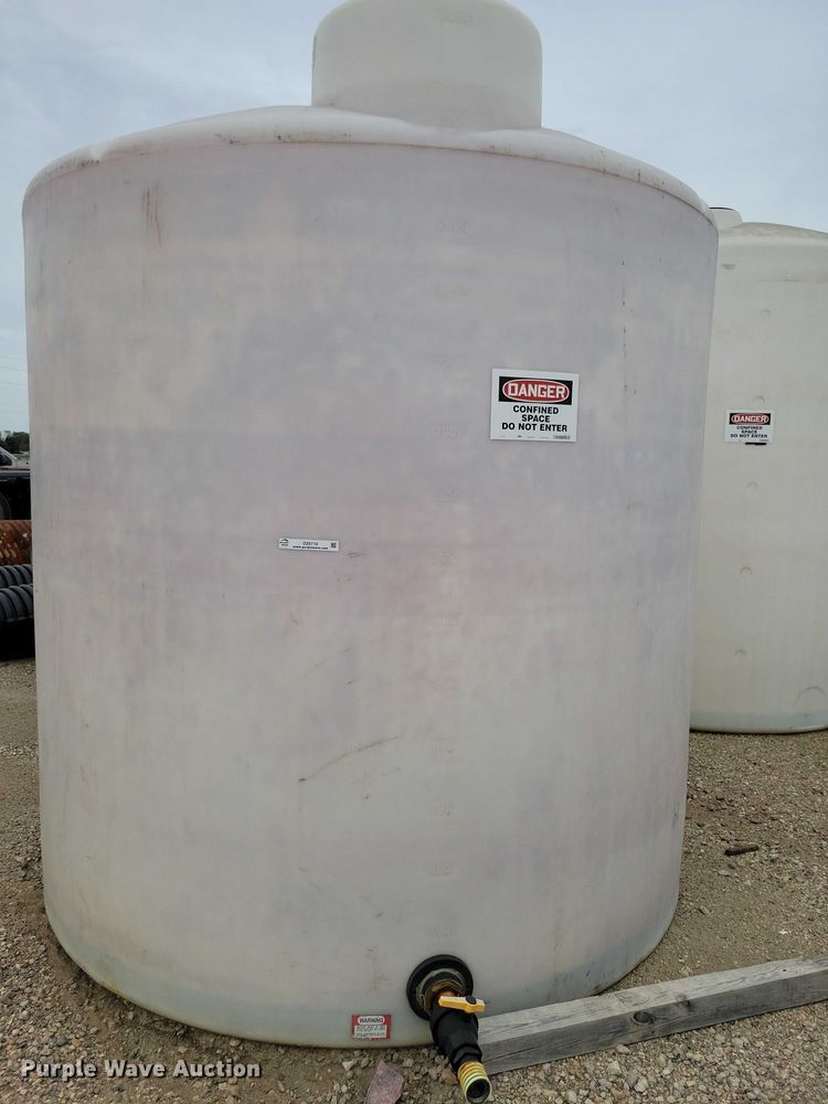 image for item DZ6719 (3) poly tanks