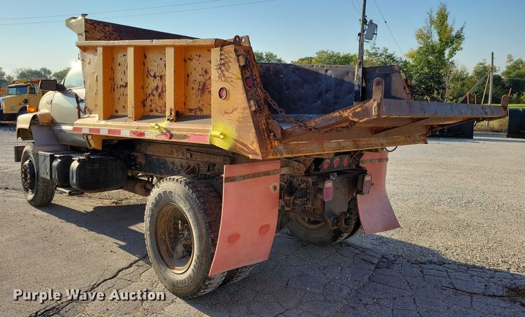 image for item DZ6735 1991 Chevrolet Kodiak C5500 dump truck