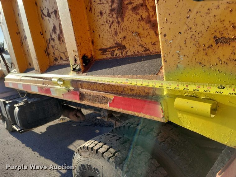 image for item DZ6735 1991 Chevrolet Kodiak C5500 dump truck