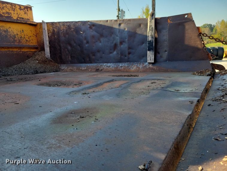 image for item DZ6735 1991 Chevrolet Kodiak C5500 dump truck