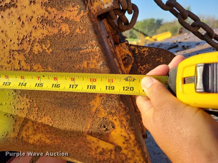 image for item DZ6735 1991 Chevrolet Kodiak C5500 dump truck