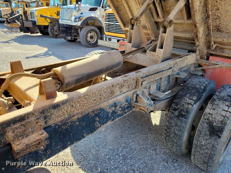 image for item DZ6735 1991 Chevrolet Kodiak C5500 dump truck