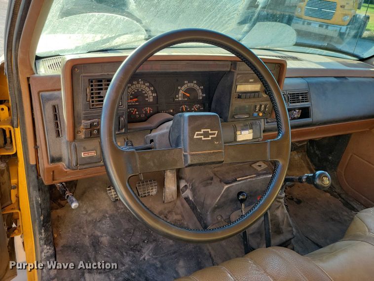 image for item DZ6735 1991 Chevrolet Kodiak C5500 dump truck