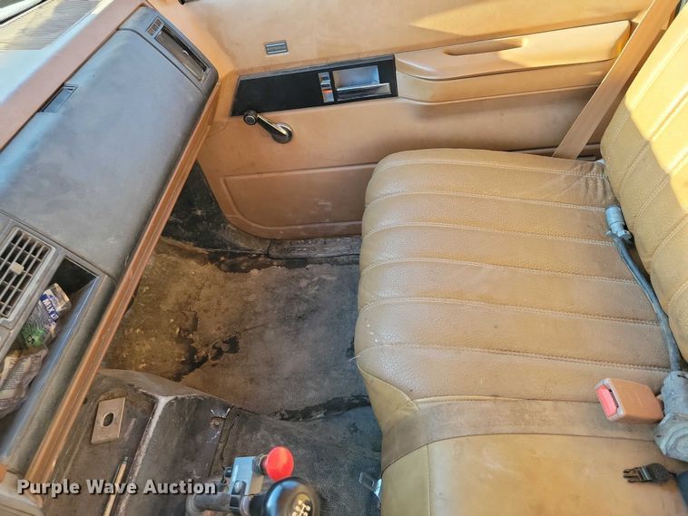 image for item DZ6735 1991 Chevrolet Kodiak C5500 dump truck