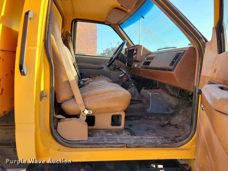 image for item DZ6735 1991 Chevrolet Kodiak C5500 dump truck