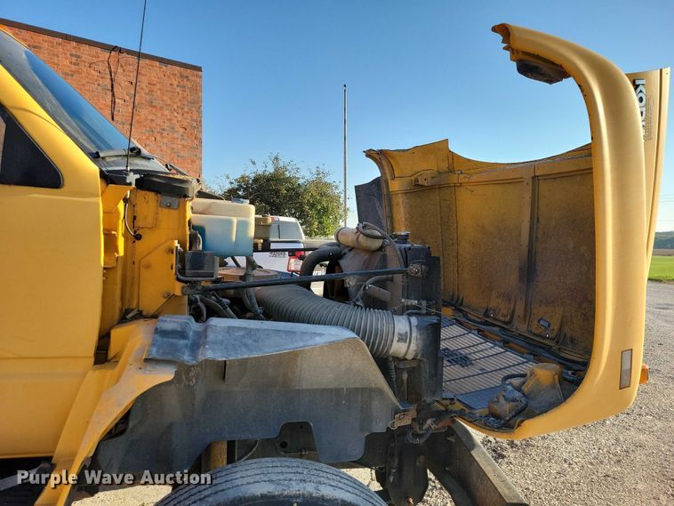 image for item DZ6735 1991 Chevrolet Kodiak C5500 dump truck