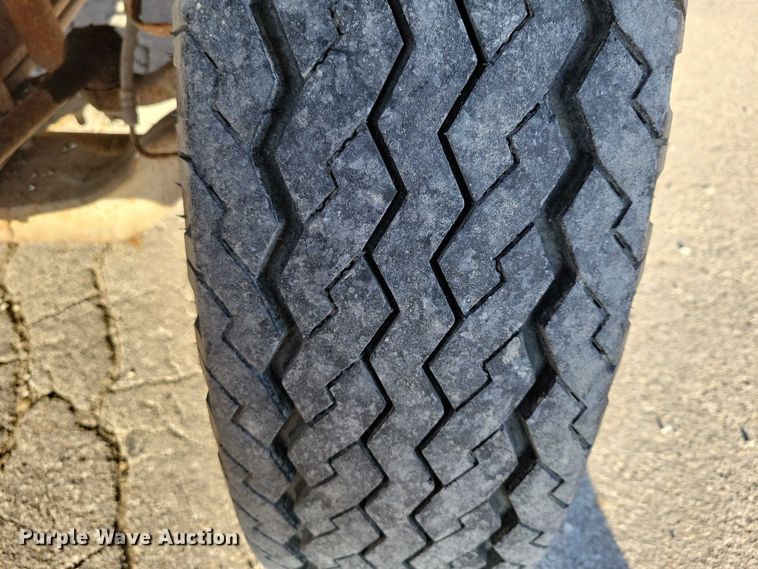 image for item DZ6735 1991 Chevrolet Kodiak C5500 dump truck