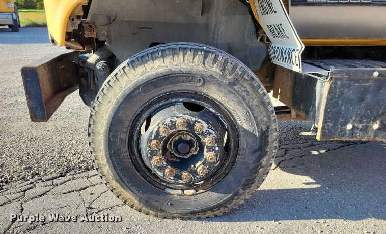 image for item DZ6735 1991 Chevrolet Kodiak C5500 dump truck