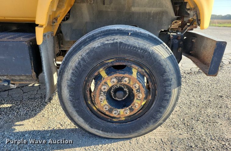 image for item DZ6735 1991 Chevrolet Kodiak C5500 dump truck