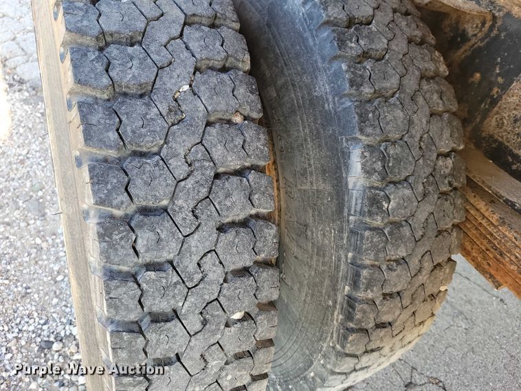 image for item DZ6735 1991 Chevrolet Kodiak C5500 dump truck