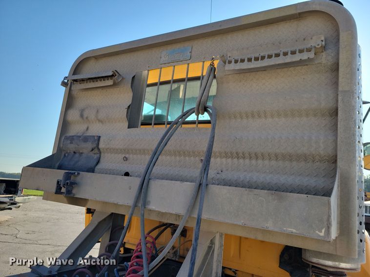 image for item DZ6736 1990 Ford L9000 semi truck