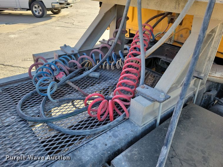 image for item DZ6736 1990 Ford L9000 semi truck